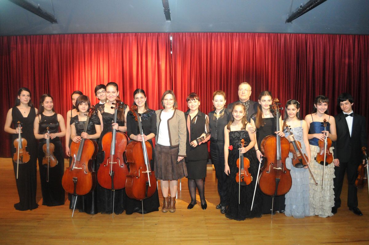 ÇÜ Öğrencilerinden AÜ\'de Konser