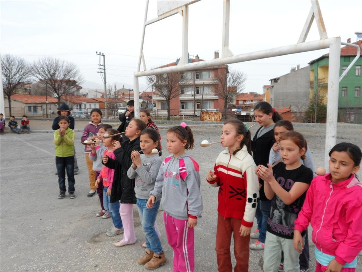 Cumhuriyet Ortaokulu\'nda Nevruz Kutlaması