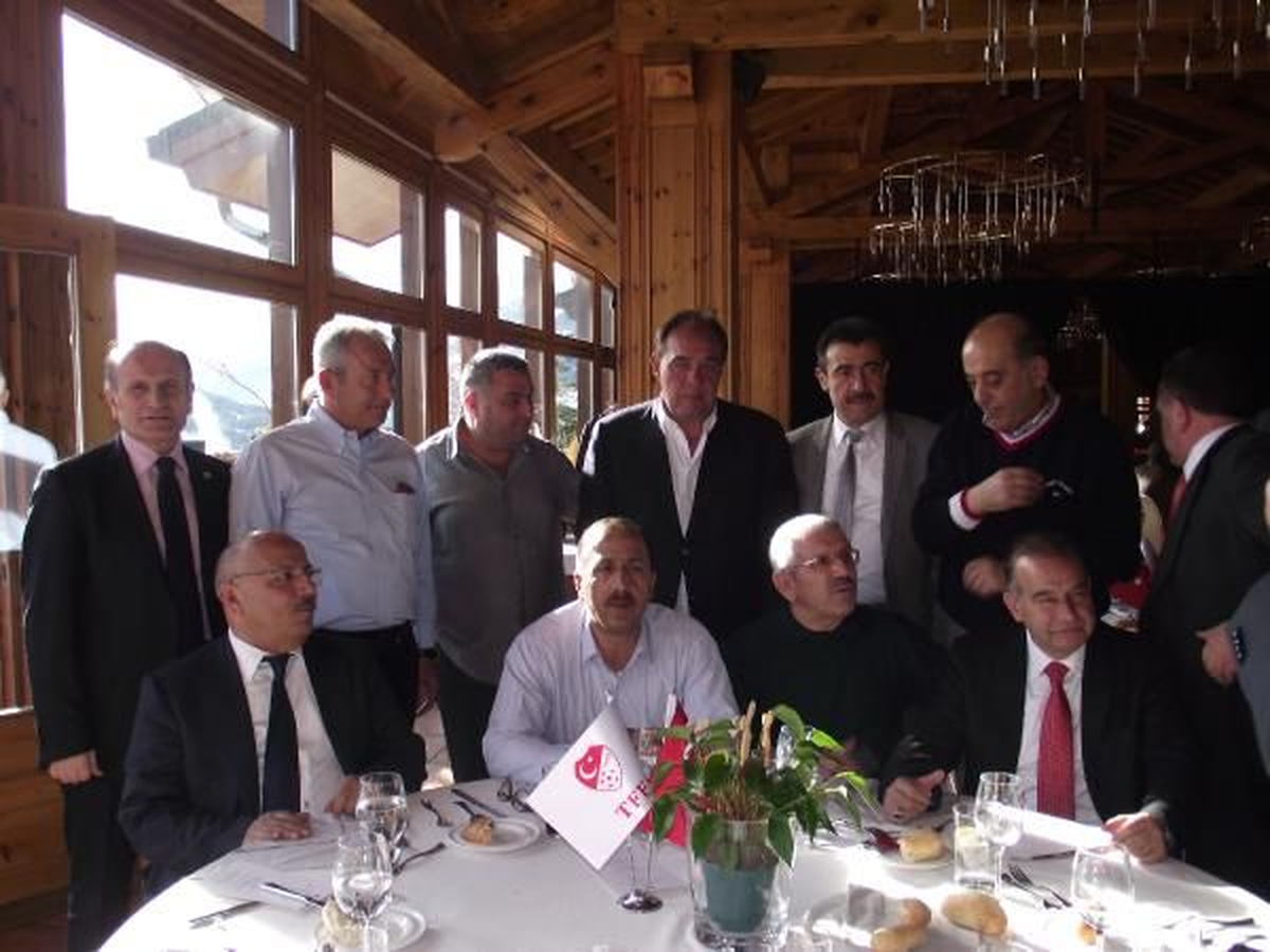 Demirören Andorra\'ya Geldi