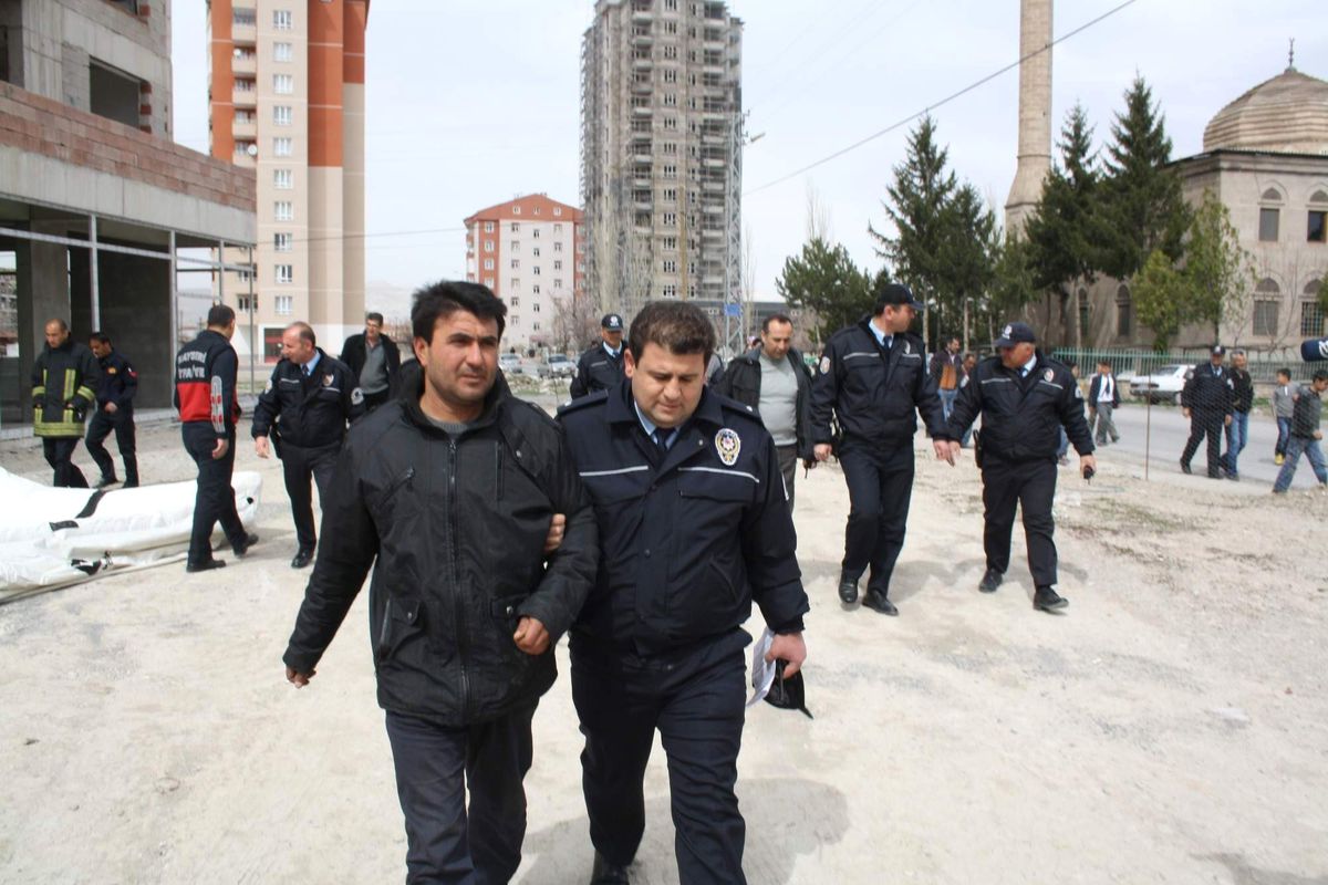 Eşi ile Tartışan Adam İntihara Kalkıştı