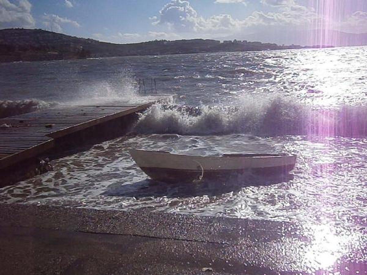 Fırtına Foça\'yı Vurdu