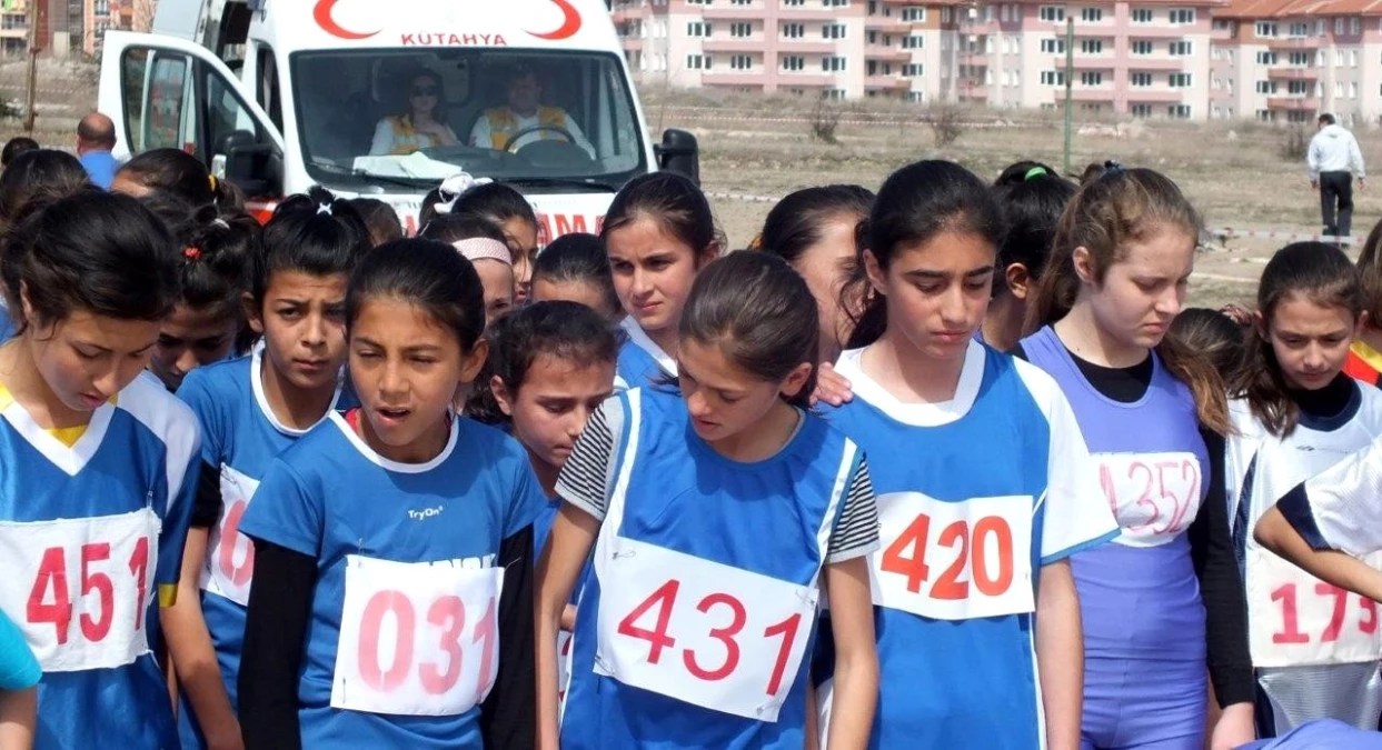 Gediz Atatürk Ortaokulu Kros Yıldız Kız Takımı Türkiye Finallerinde