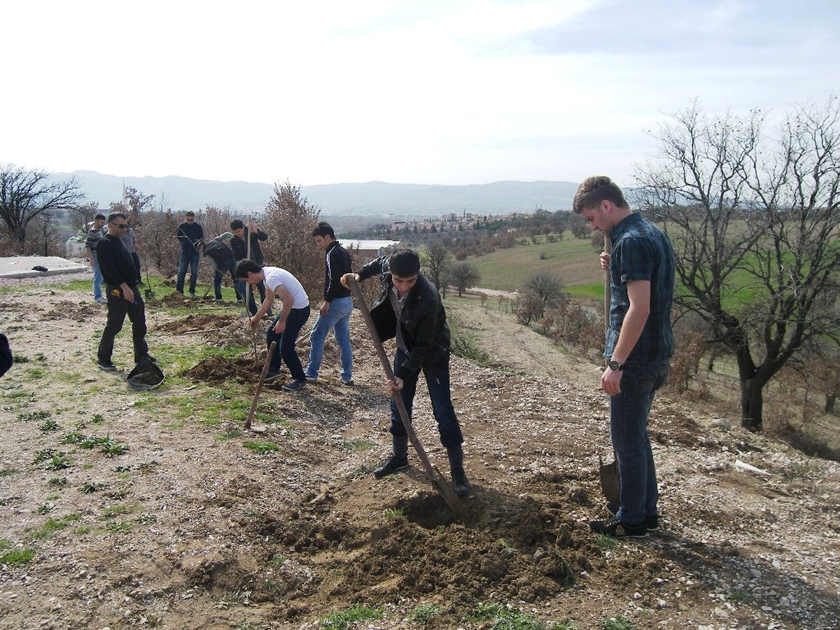 Gediz Myo Öğrencilerinden Yeşil Hayata Destek