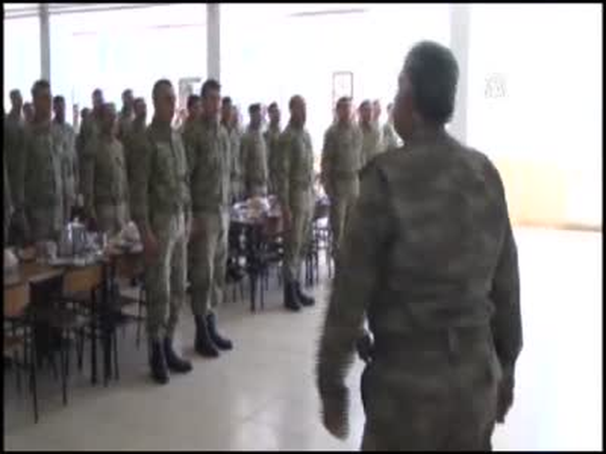 Genelkurmay Başkanı, Erlerle Karavana Yedi