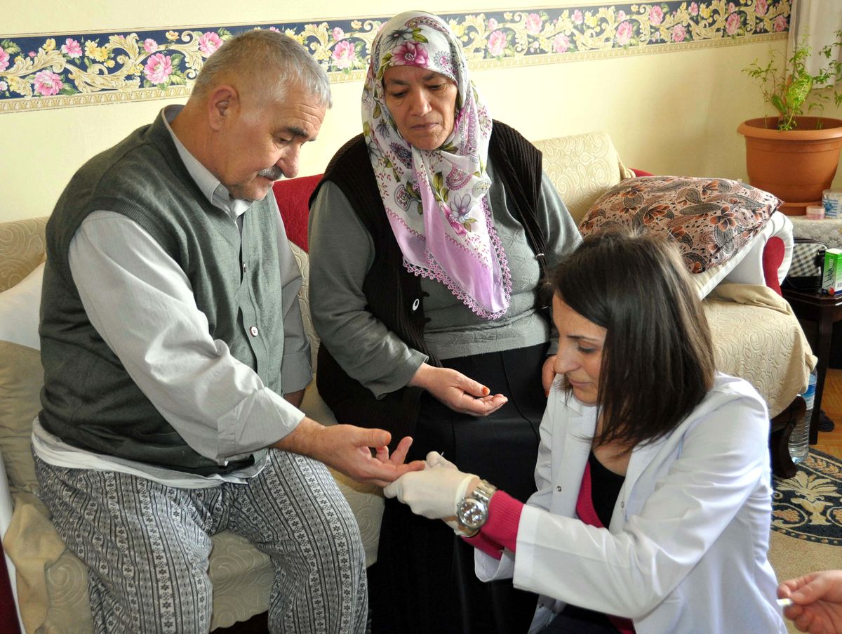 Gölbaşı\'nda Yaşlılara Ücretsiz Sağlık Taraması