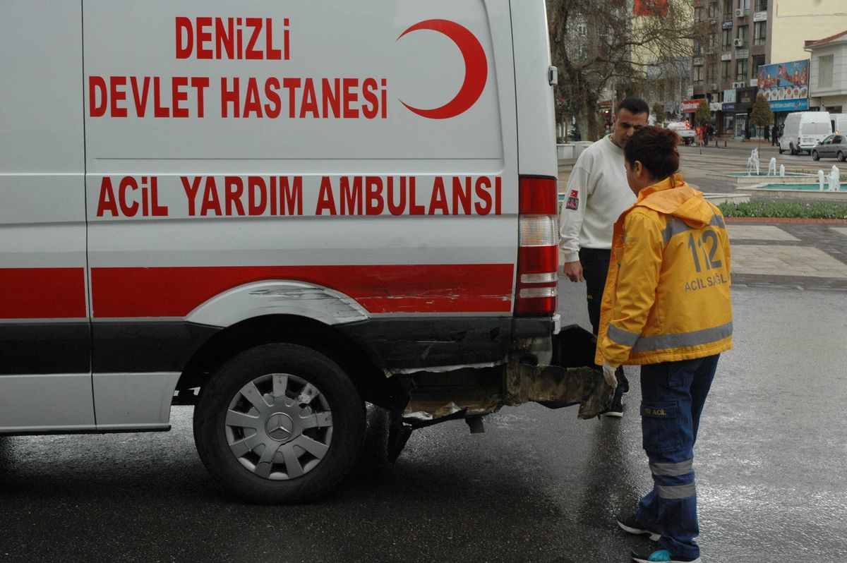 Hastaya Giden Ambulans Kaza Yaptı
