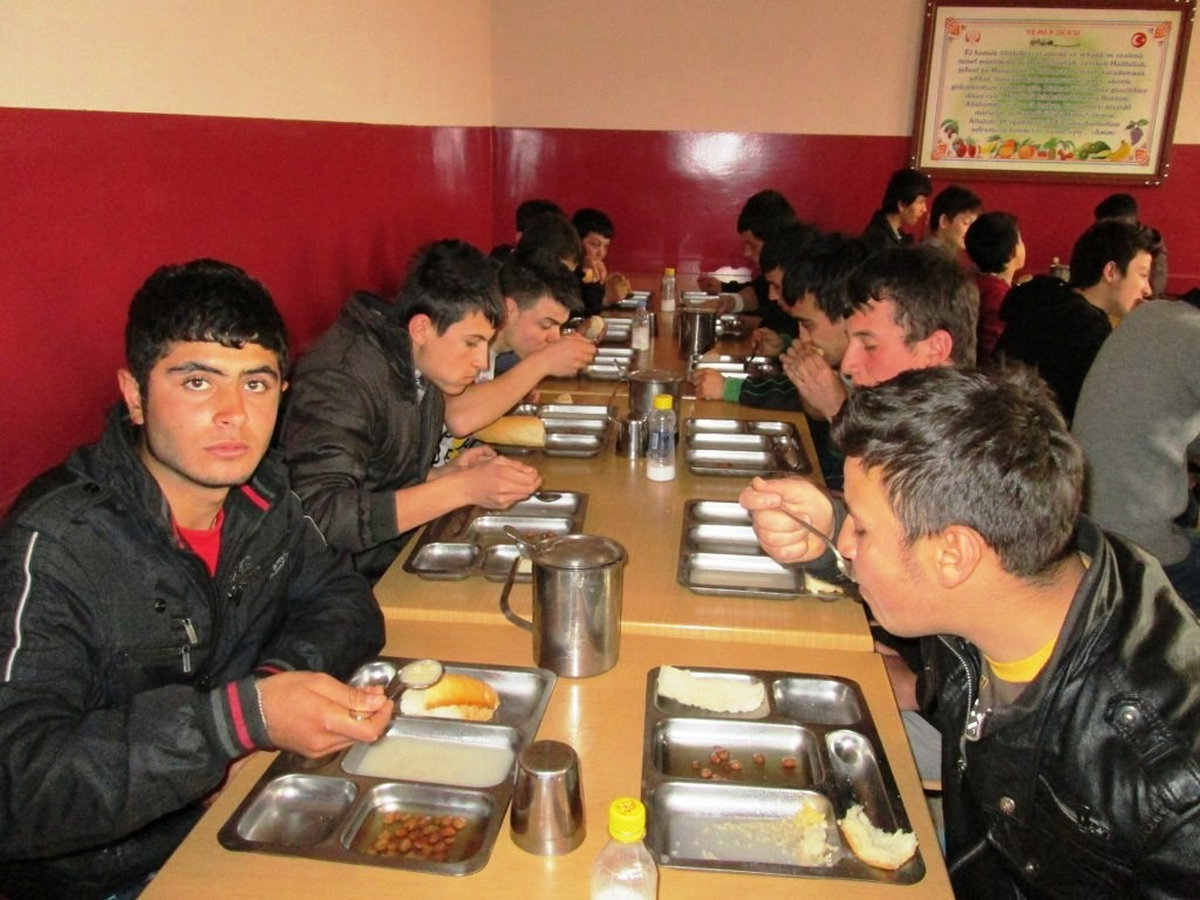 Hisarcık İhl Öğrencileri 47. Alayın Yemek Menüsünü Yedi