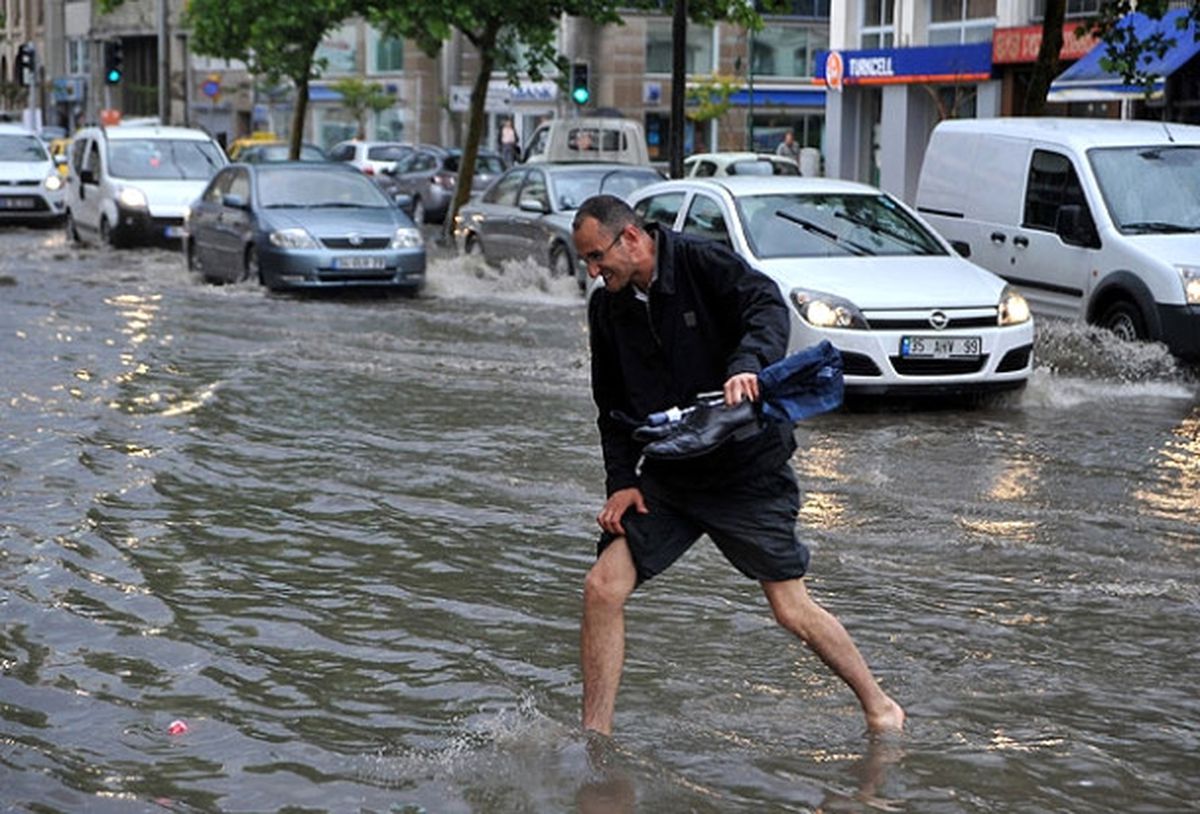 İzmir\'de Yağmur