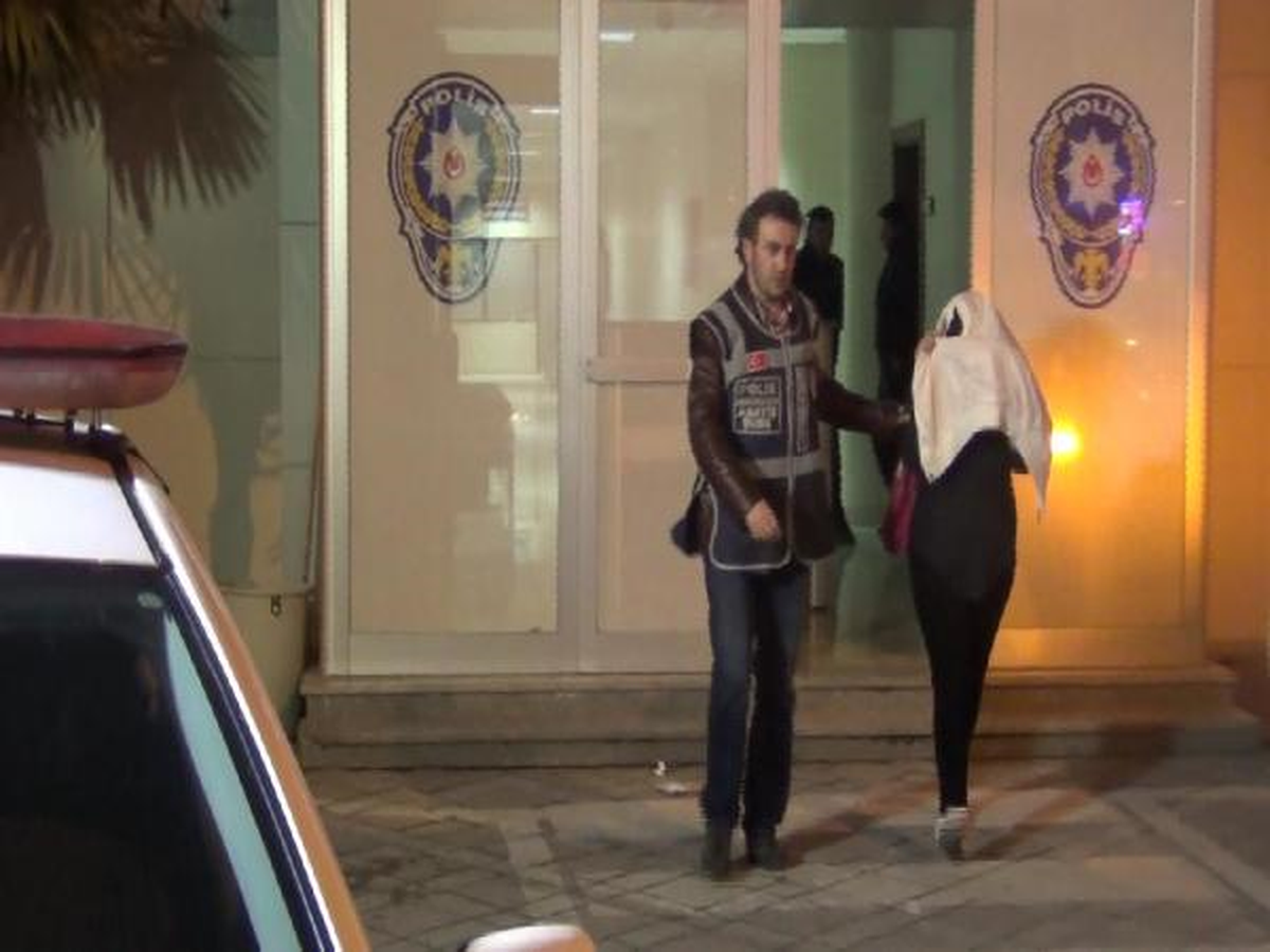 İzmit\'te İnternet Üzerinden Fuhuş Pazarlığına 6 Gözaltı