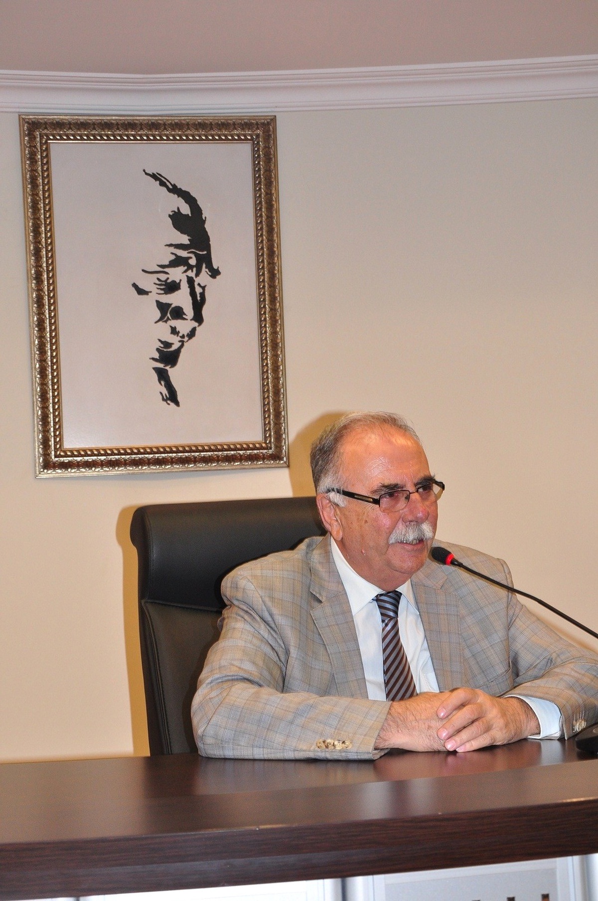 Kardeş Şehir Futbolcularından Başkana Ziyaret