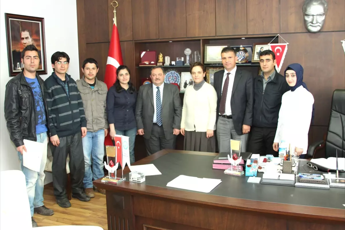 Kızılay\'dan Beü Rektörü Doğru\'ya Plaket