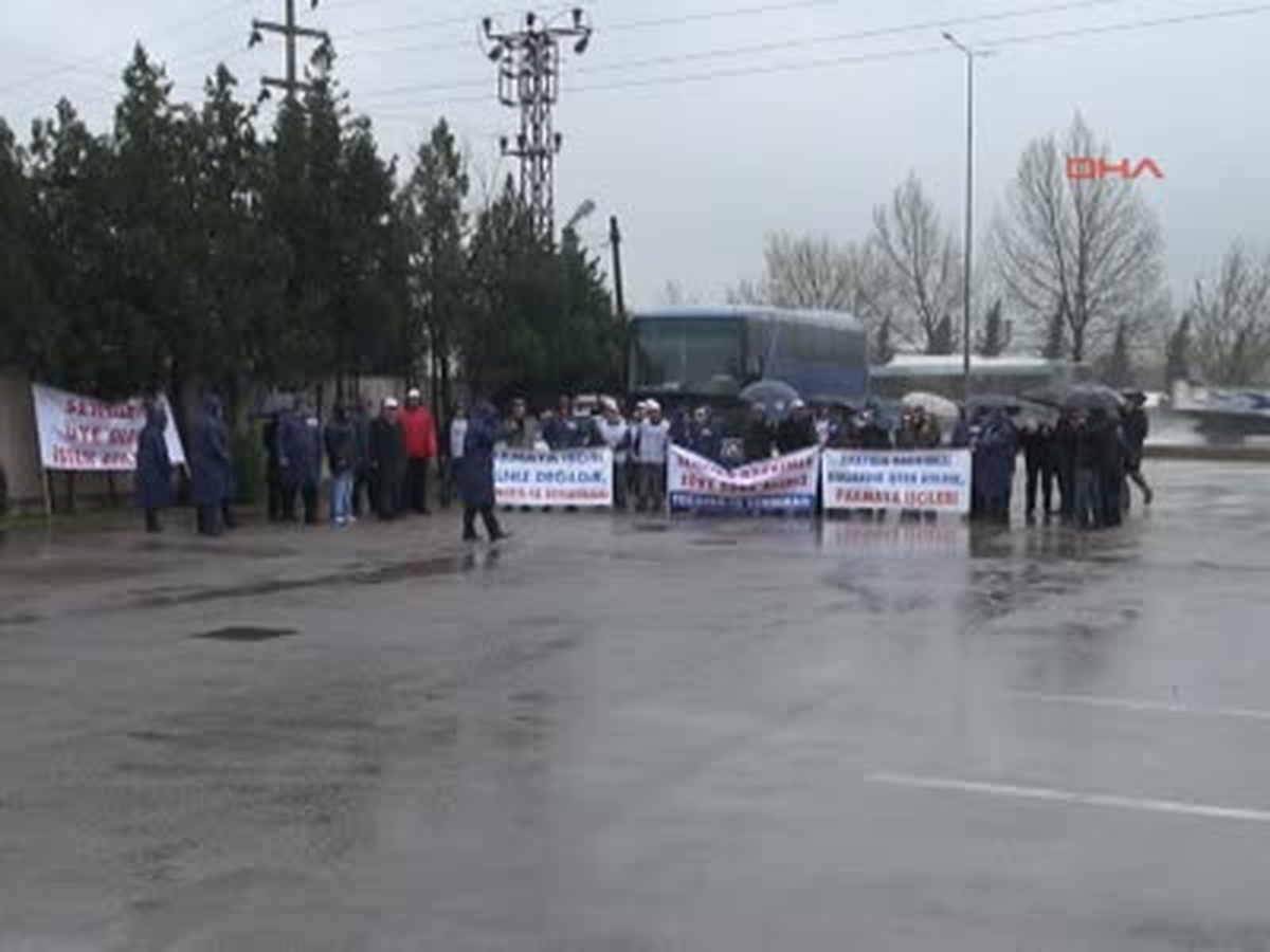 Kocaeli Pakmaya Fabrikasında İşten Çıkarma Gerginliği Pakmaya Fabrikasında İşten Çıkarma Gerginliği