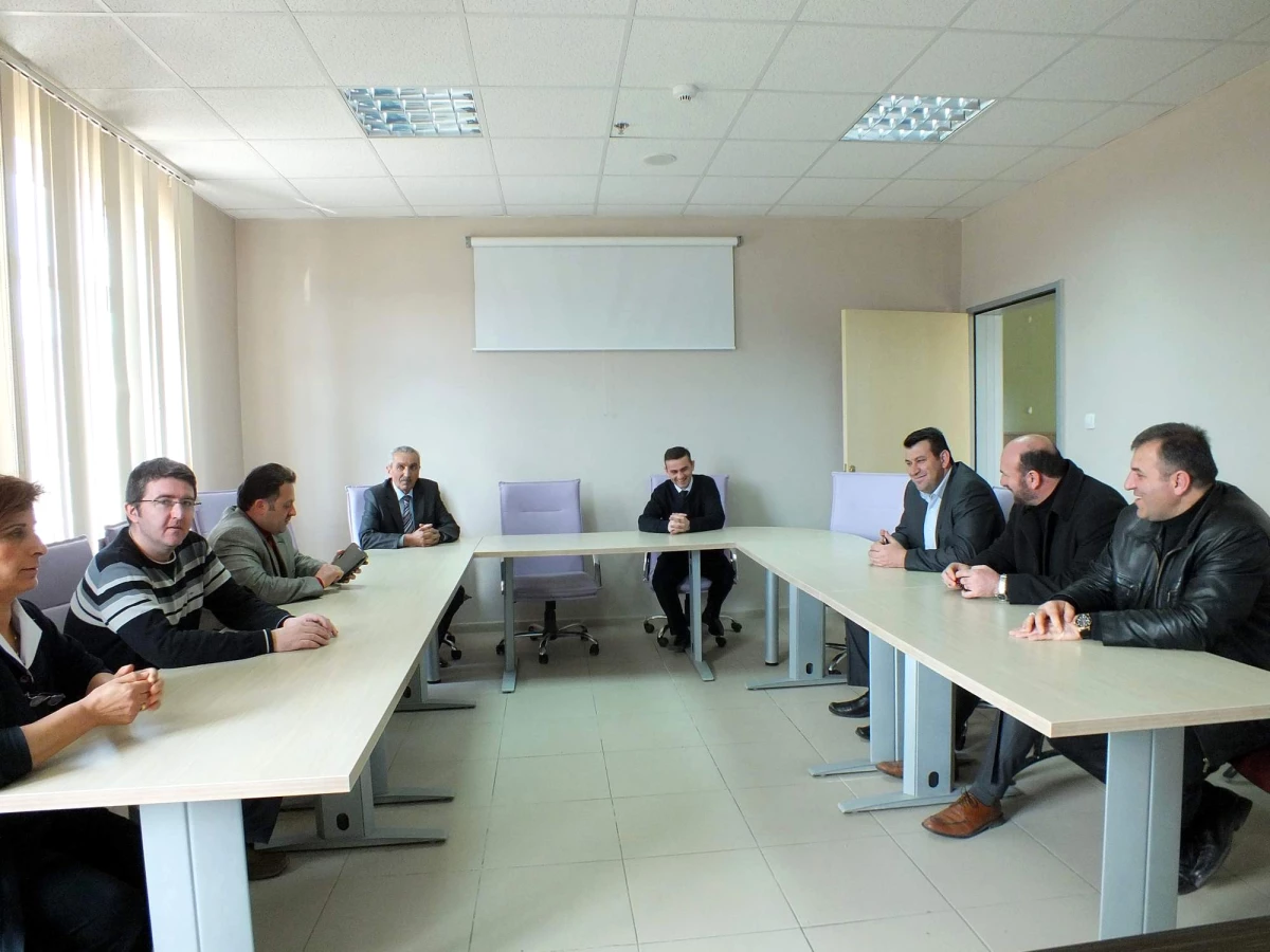 Koyulhisar Belediye Başkanı Eren, Aile Hekimlerini Ziyaret Etti