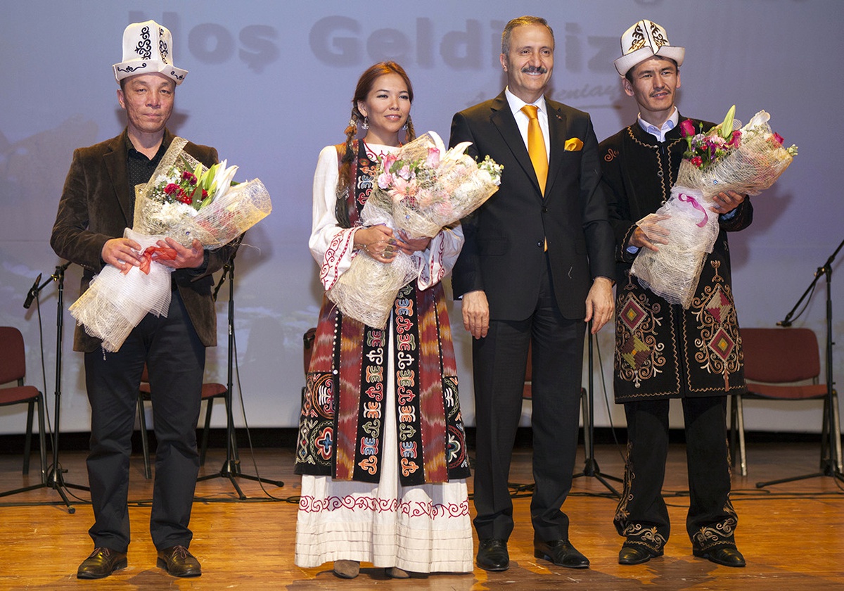 Küçükçekmece\'de Nevruz Coşkuyla Kutlandı