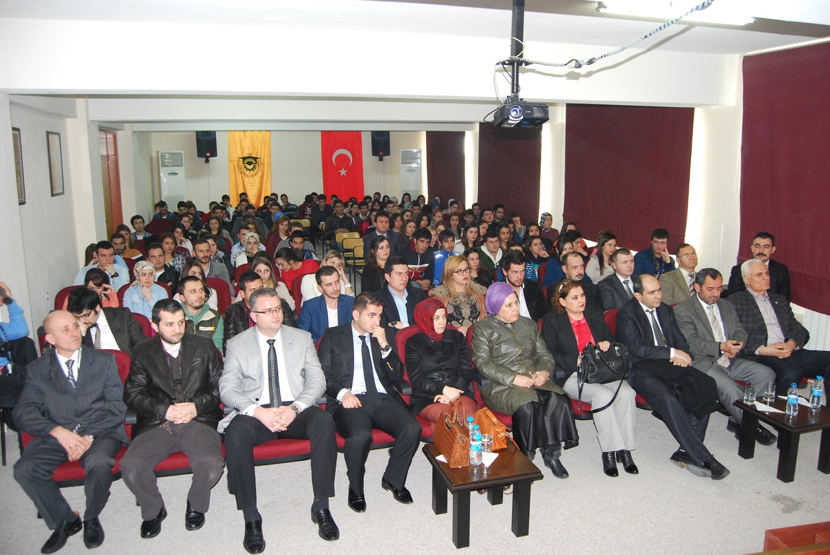 \'Küresel Kriz Sonrası Türkiye ve Dünya\' Konulu Konferans Düzenlendi