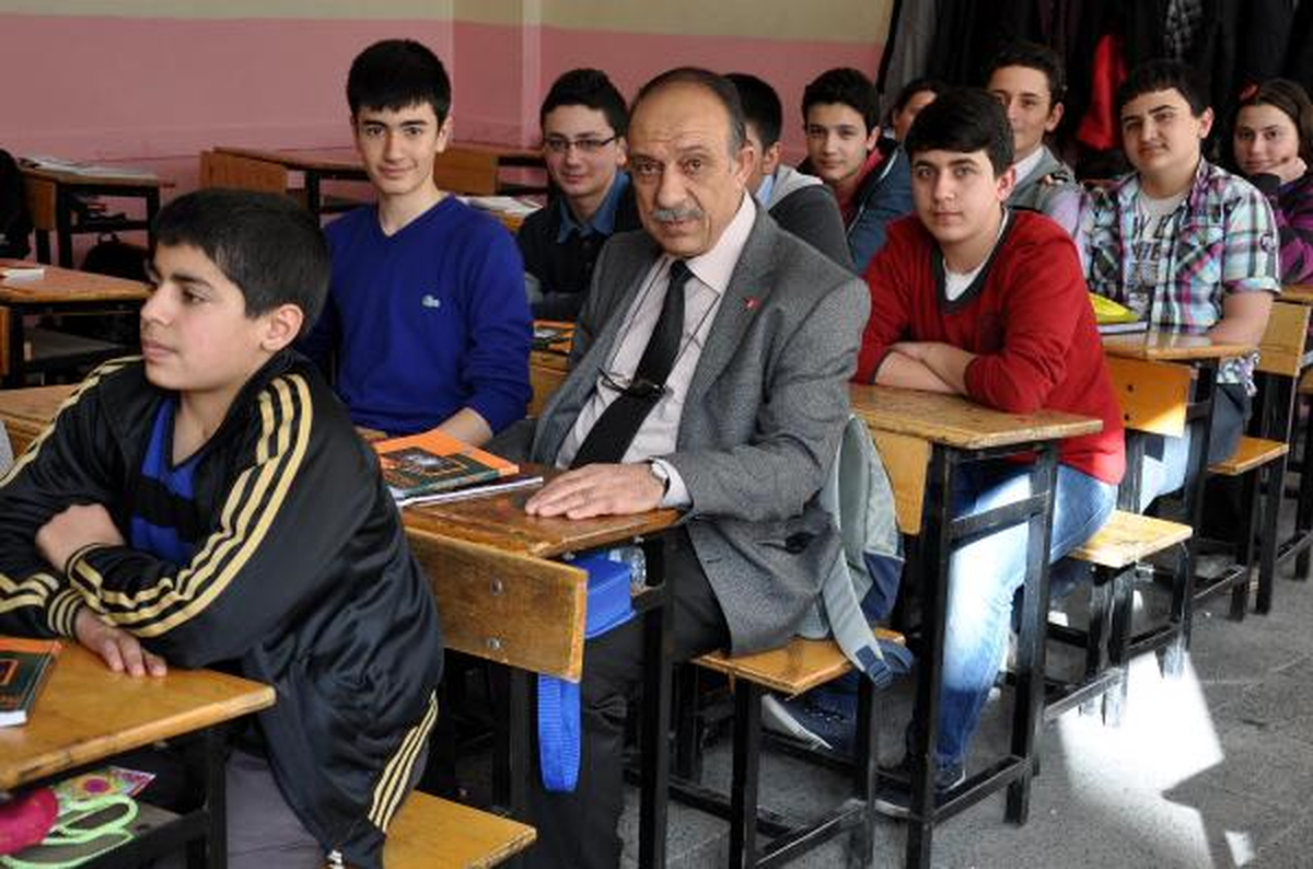 Mezun Olduğu Liseye Müdür Oldu
