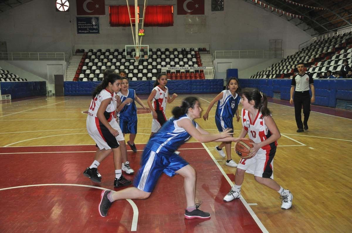 Okullar Arası Küçükler Basketbol Grup Birinciliği Müsabakaları Sona Erdi