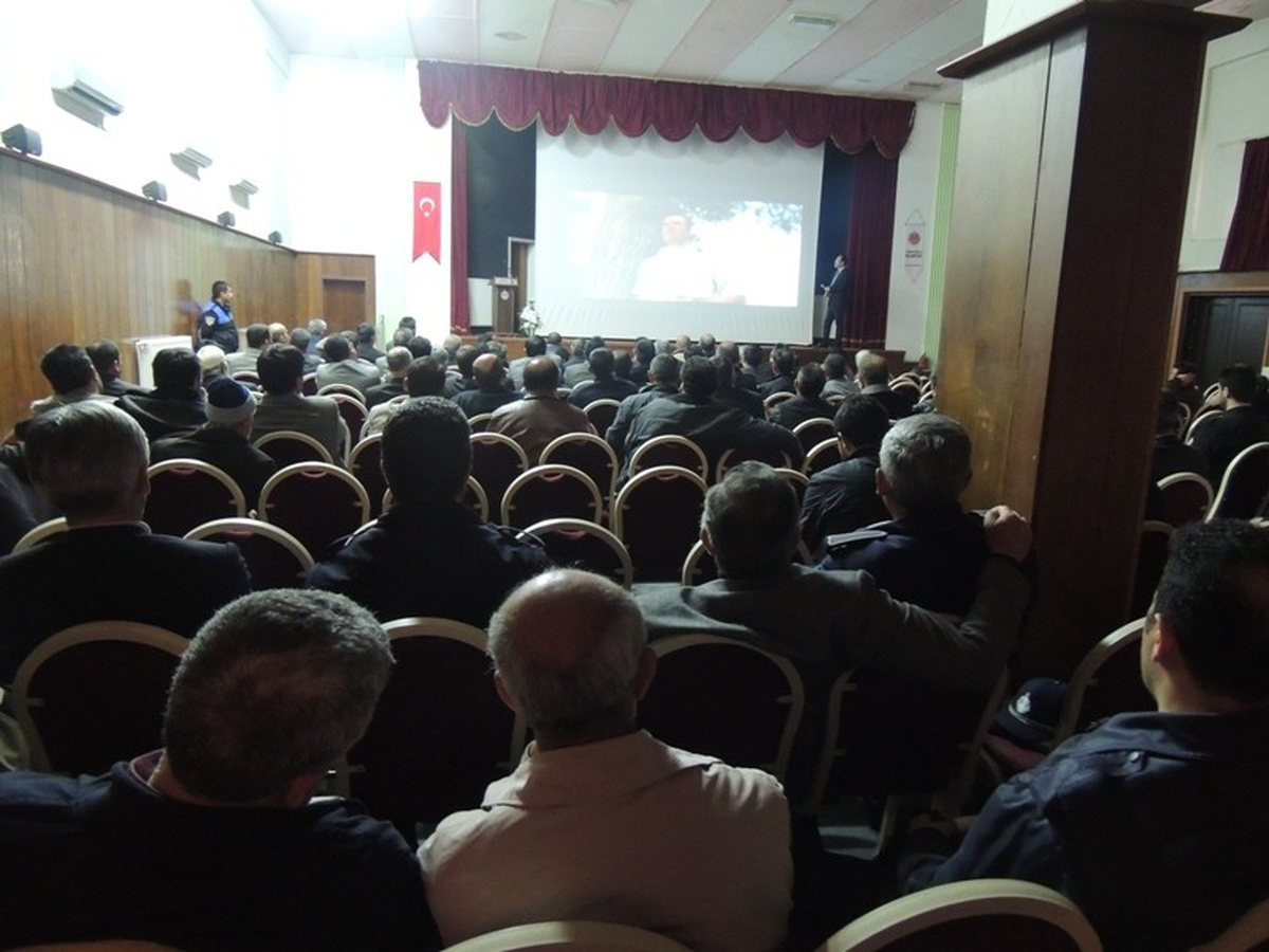 Resmi Kurum Çalışanlarına Güvenli İnternet Kullanımı Anlatıldı