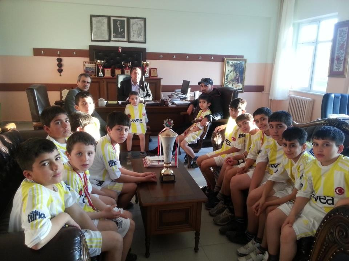 Şampiyon Hokey Sporcuları Tebrik Edildi
