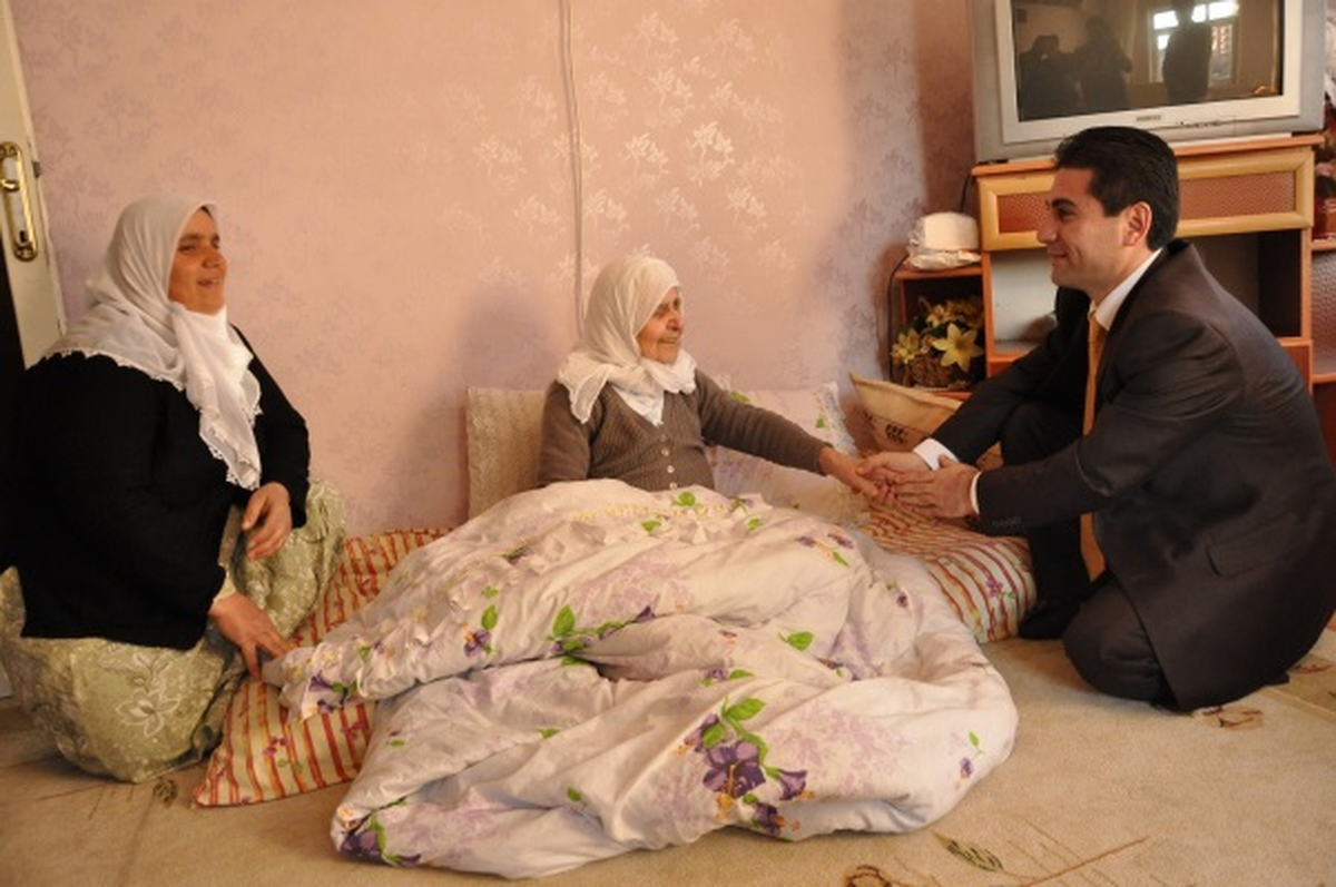 Siirt\'te Yaşlılara Anlamlı Ziyaret