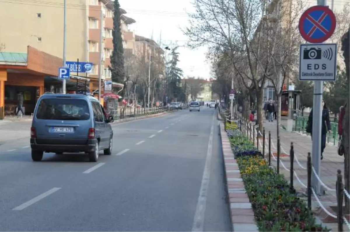 Tabelası Var, Kamera Yok