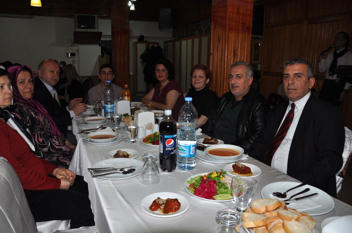 Tayini Çıkan Memura Veda Yemeği