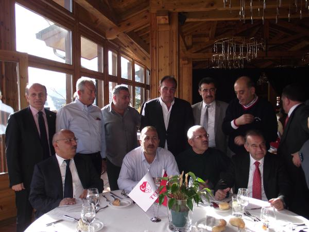 Tff Başkanı Demirören, Kulüp Başkanları ile Akşam Yemeğinde Buluştu