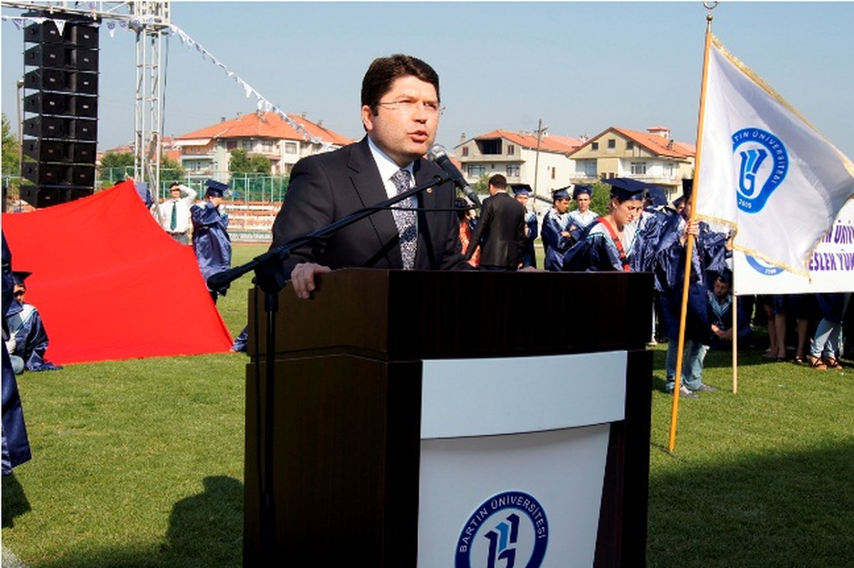Yılmaz Tunç\'tan Öğrencilere Mesaj