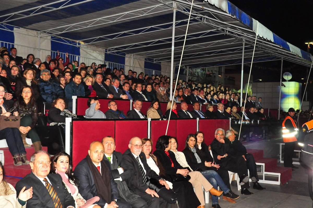 Ziynet Sali Manisalıları Coşturdu