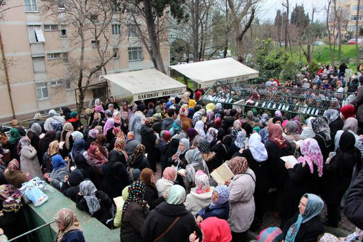 Zuhuratbaba\'da Ygs Öncesi Dua Yoğunluğu