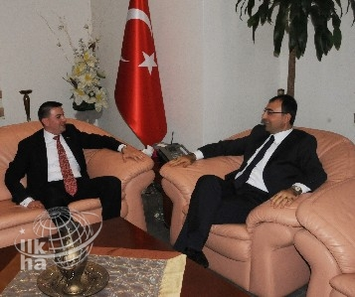 ABD\'nin Adana Konsolosu Espinoza, Diyarbakır Valisi Toprak\'ı Ziyaret Etti