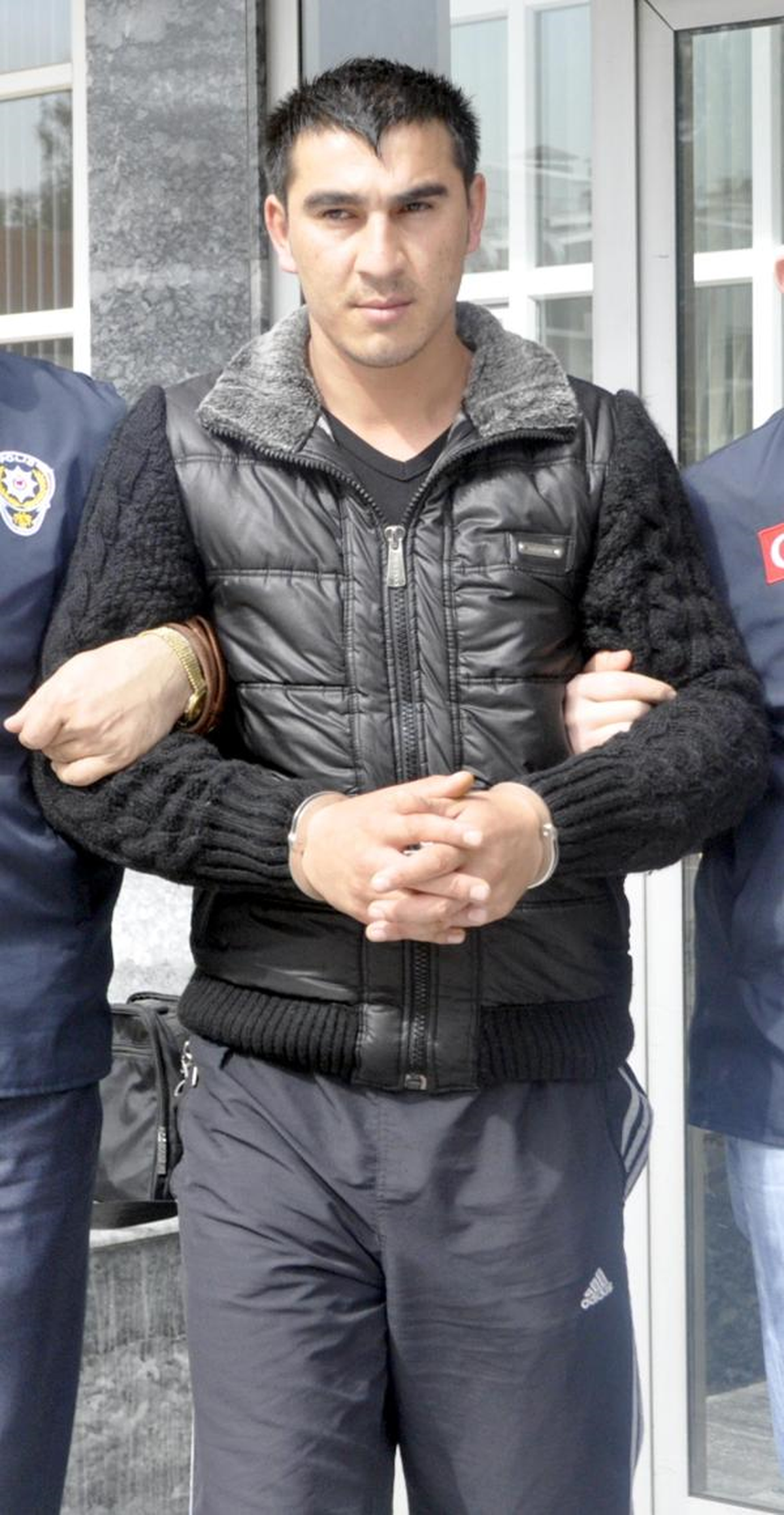 Abla ve Kardeşi, Cinayetten Tutuklandı