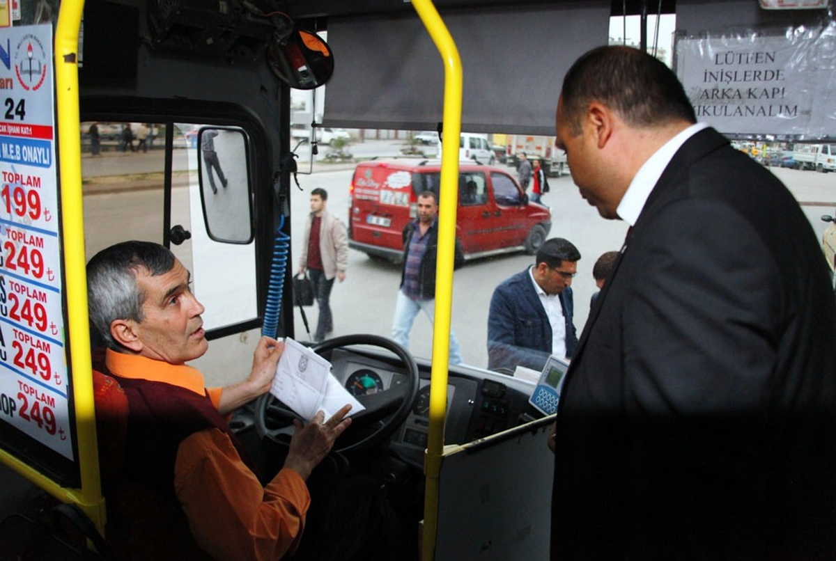 Adana\'da Dolmuşlarda Sakal Denetimi