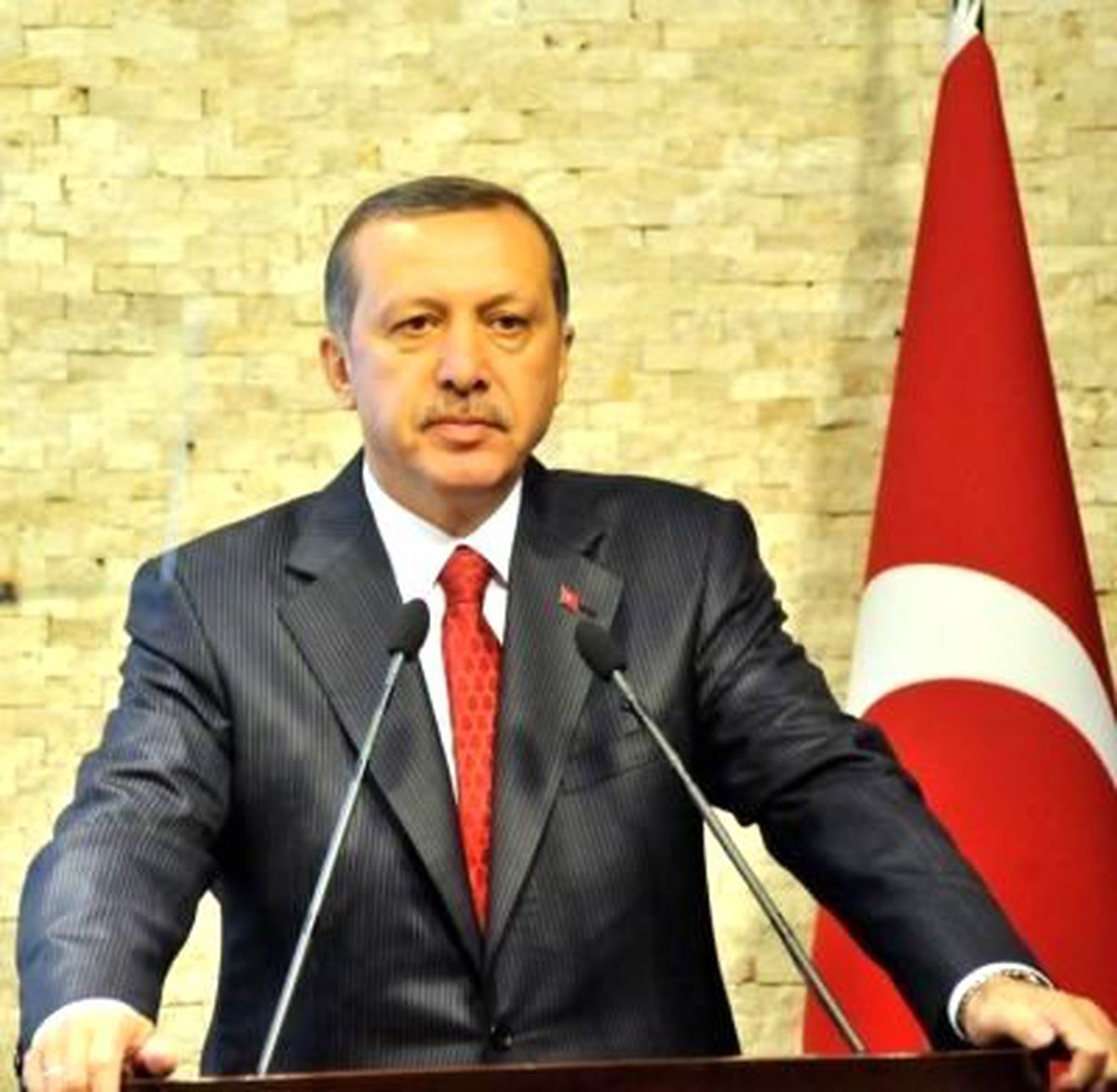 AK Parti Genel Başkanı ve Başbakan Recep Tayyip Erdoğan, AK Parti Genel Merkezine ve Adalet...
