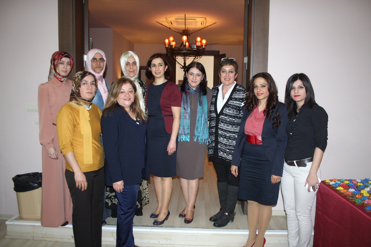 AK Parti Kadın Kolları\'ndan Yaşlılar Haftası Konferansı
