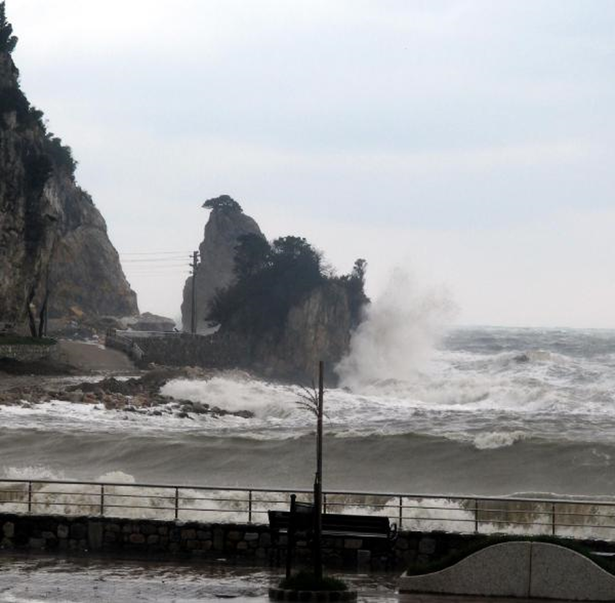 Amasra\'da Dalgalar 10 Metreye Ulaştı