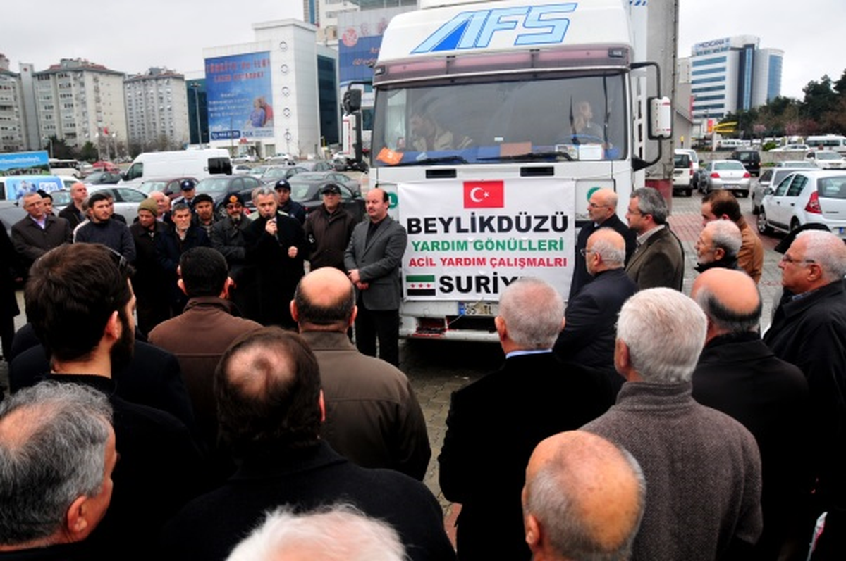 Beylikdüzü\'nden Suriye\'ye Bir Yardım Tırı Daha Yola Çıktı