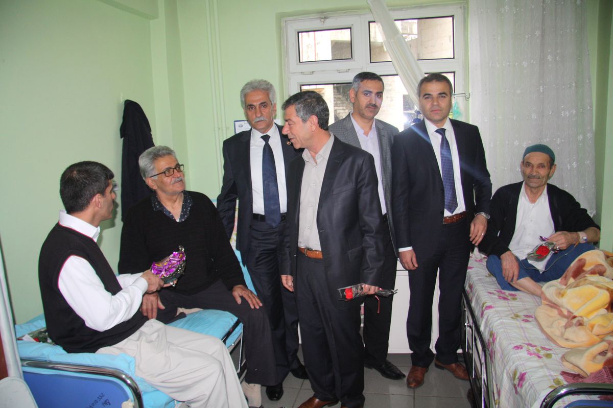 Bingöl'de Yaşlılara Anlamlı Ziyaret