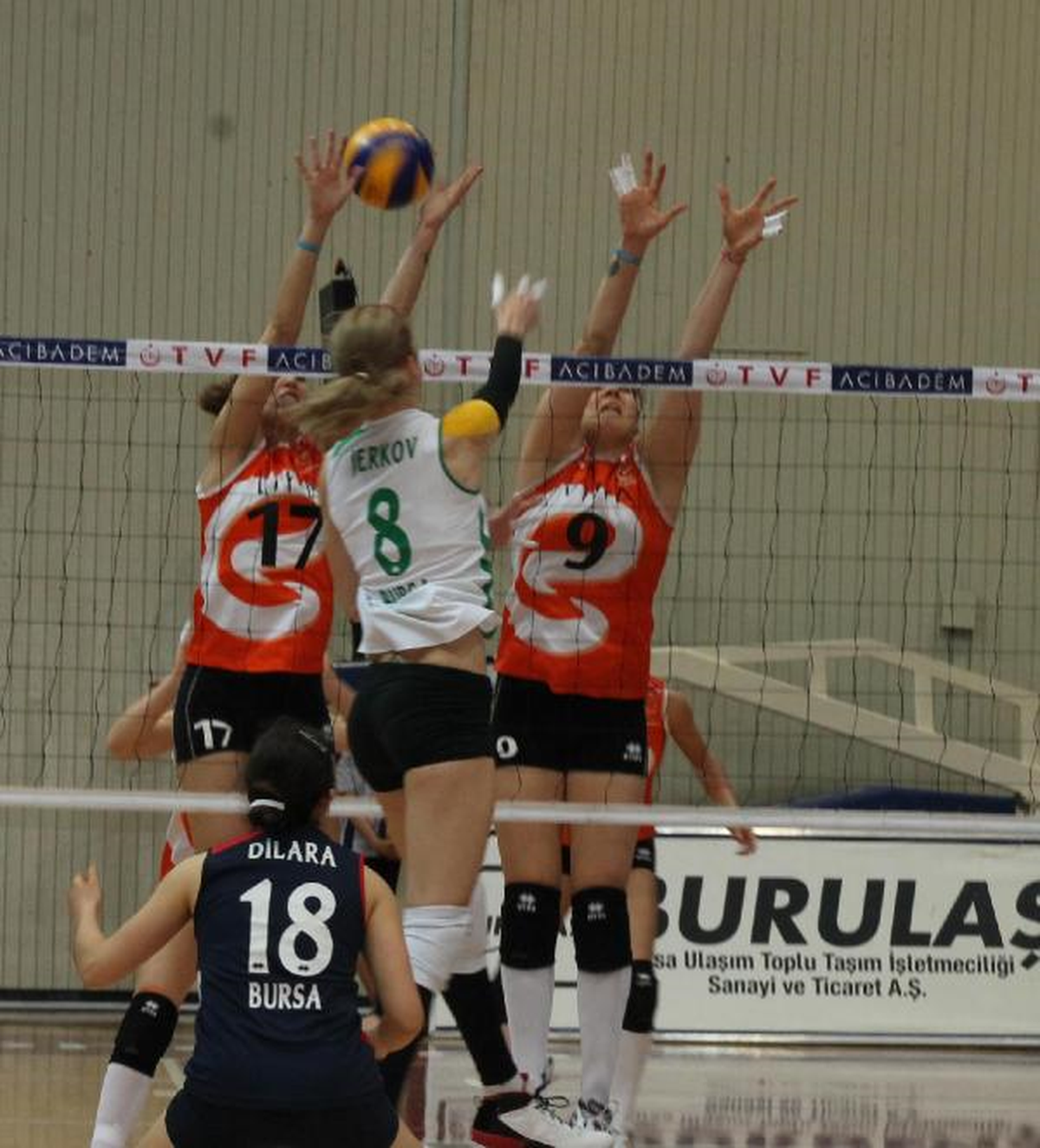 Bursa Büyükşehir Belediyesi-Eczacıbaşı Vitra: 1-3
