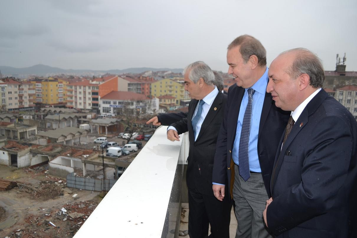 CHP Genel Başkan Yardımcıları\'ndan Pazaryeri Projesi\'ne Tam Not