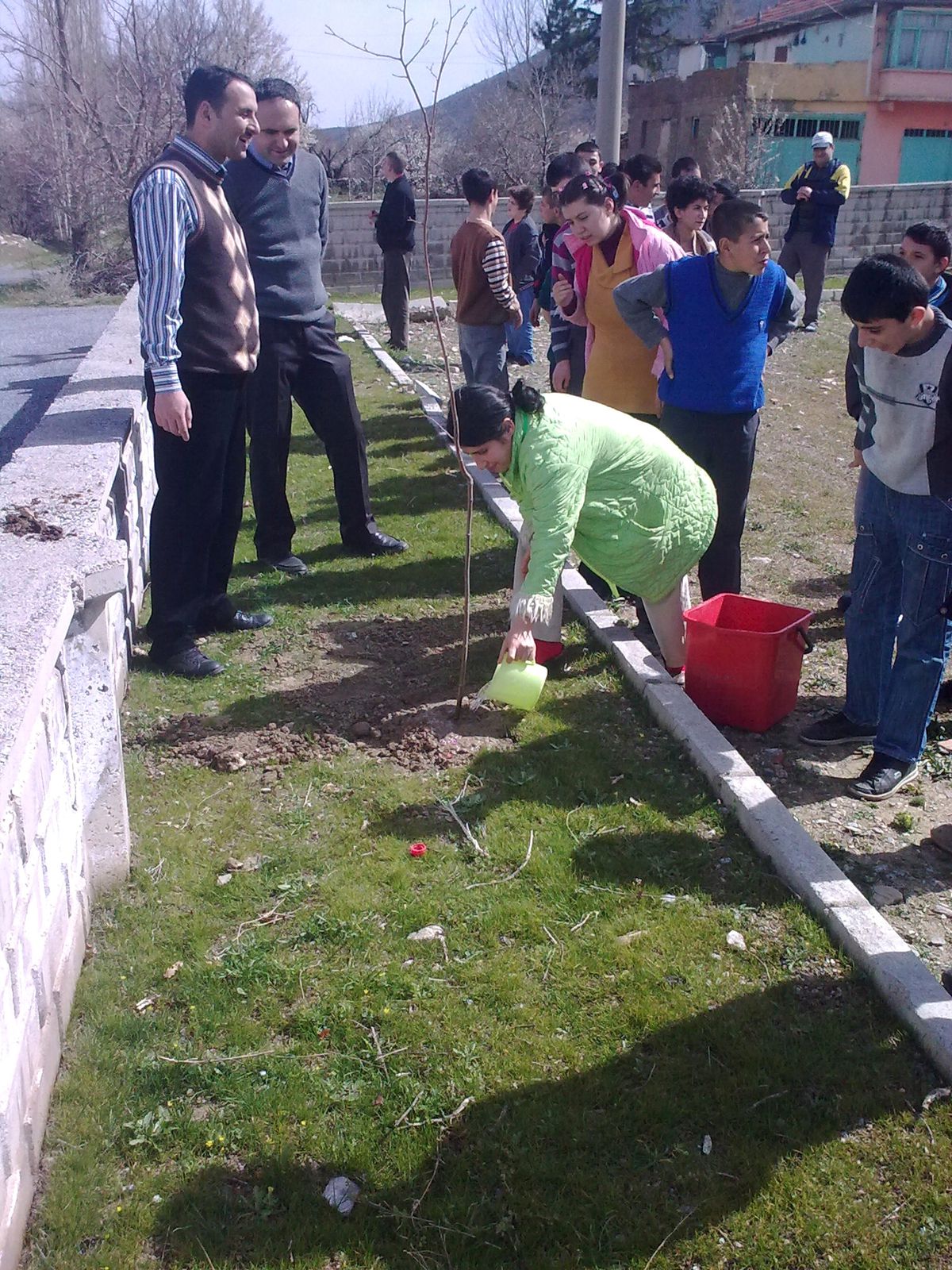 Engelli Çocuklar Fidan Dikti