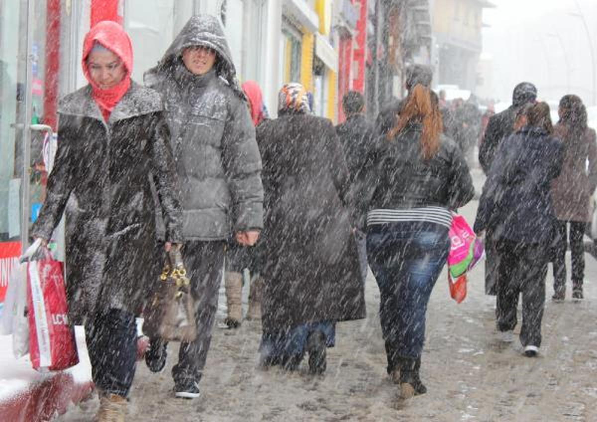Erzurum 5 Dakikada Beyaza Büründü