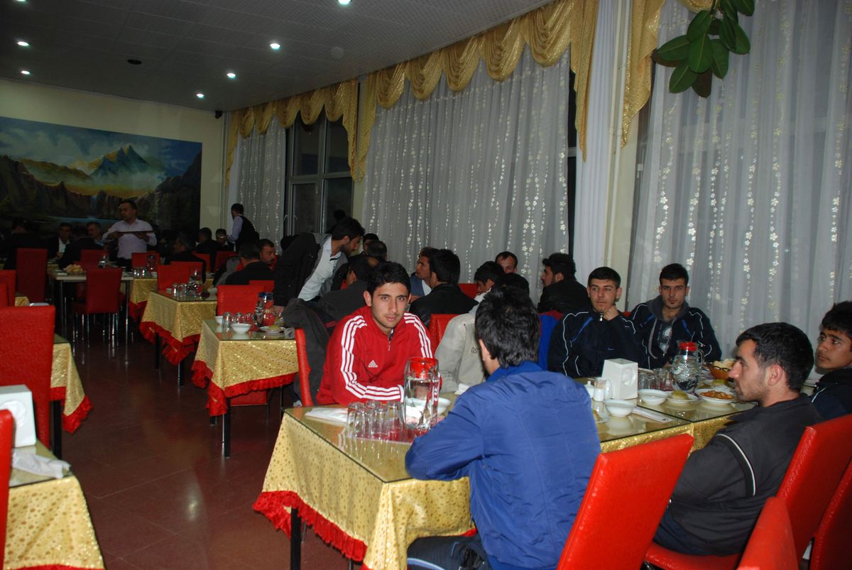 Futbolcular ve İlçe Protokolü Moral Yemeğinde Buluştu