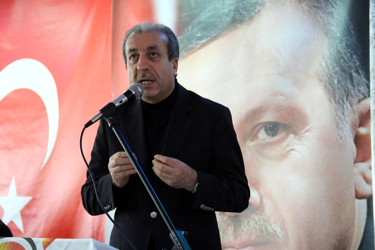 Gıda, Tarım ve Hayvancılık Bakanı Eker, Diyarbakır\'da." Türkiye, Bu Özrü Kabul Etti."