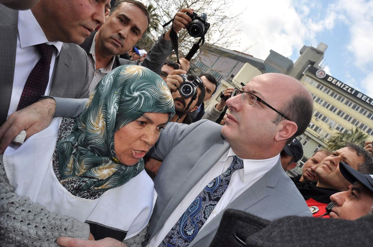İlhan Cihaner\'in Katıldığı Eylemde Arbede