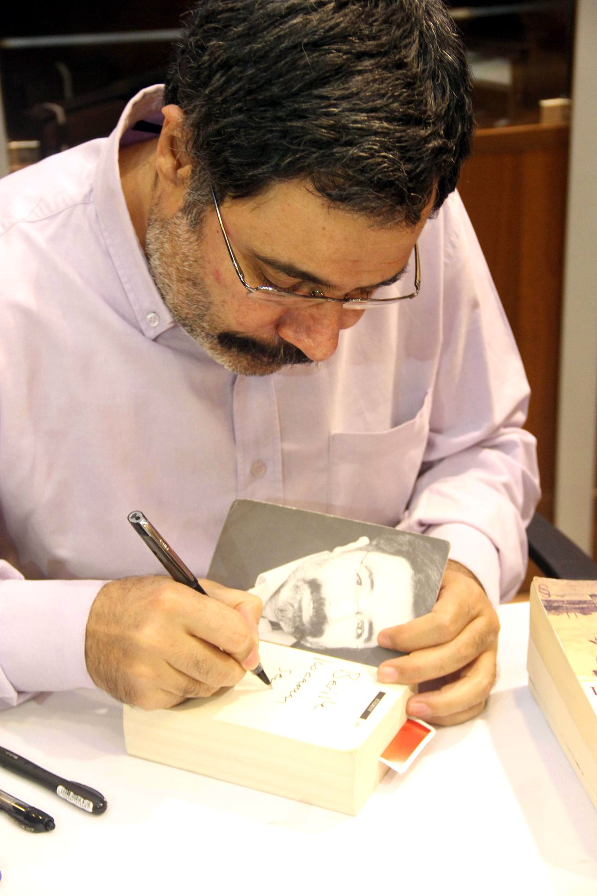 İmza Günü Kuyruğu