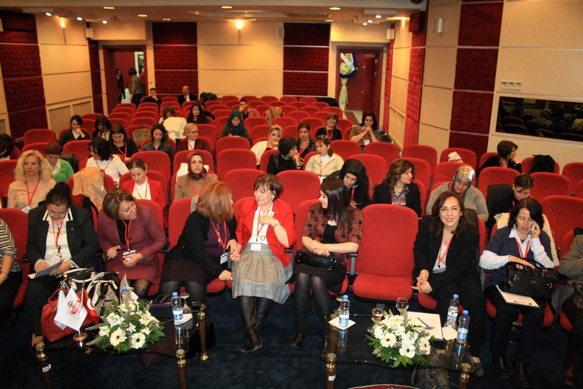 Kadın Girişimciler İlk Genel Kurulu\'nu Yaptı