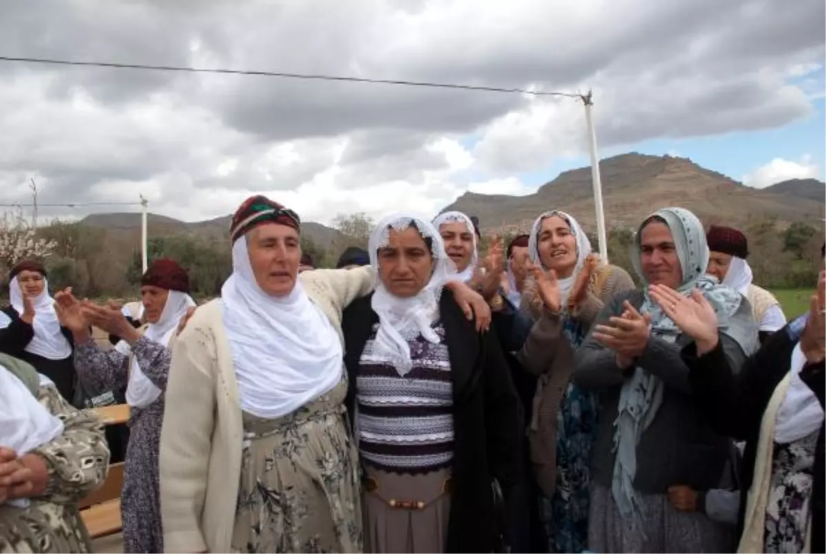 Kadınlar, 54 Yıllık Kan Davasını Barış Yemeği ile Bitirdi