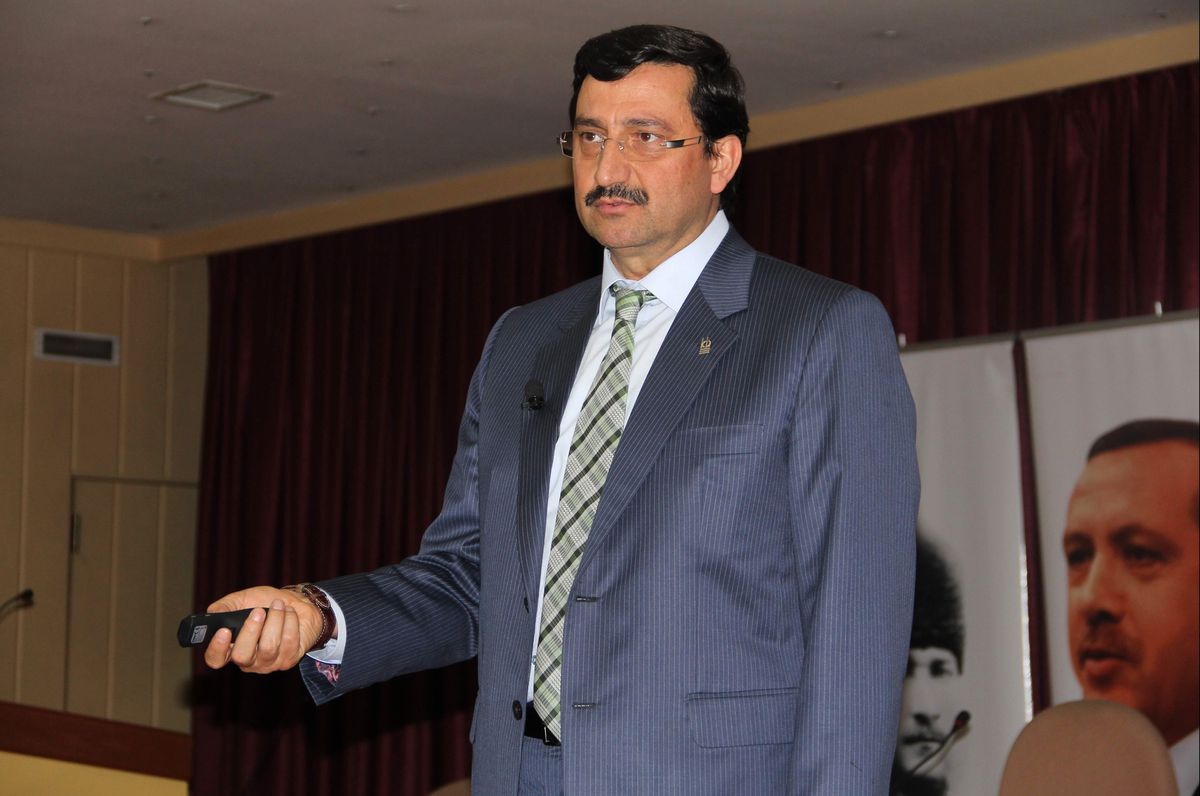 Keçiören Belediye Başkanı Ak\'tan Siyaset Dersi