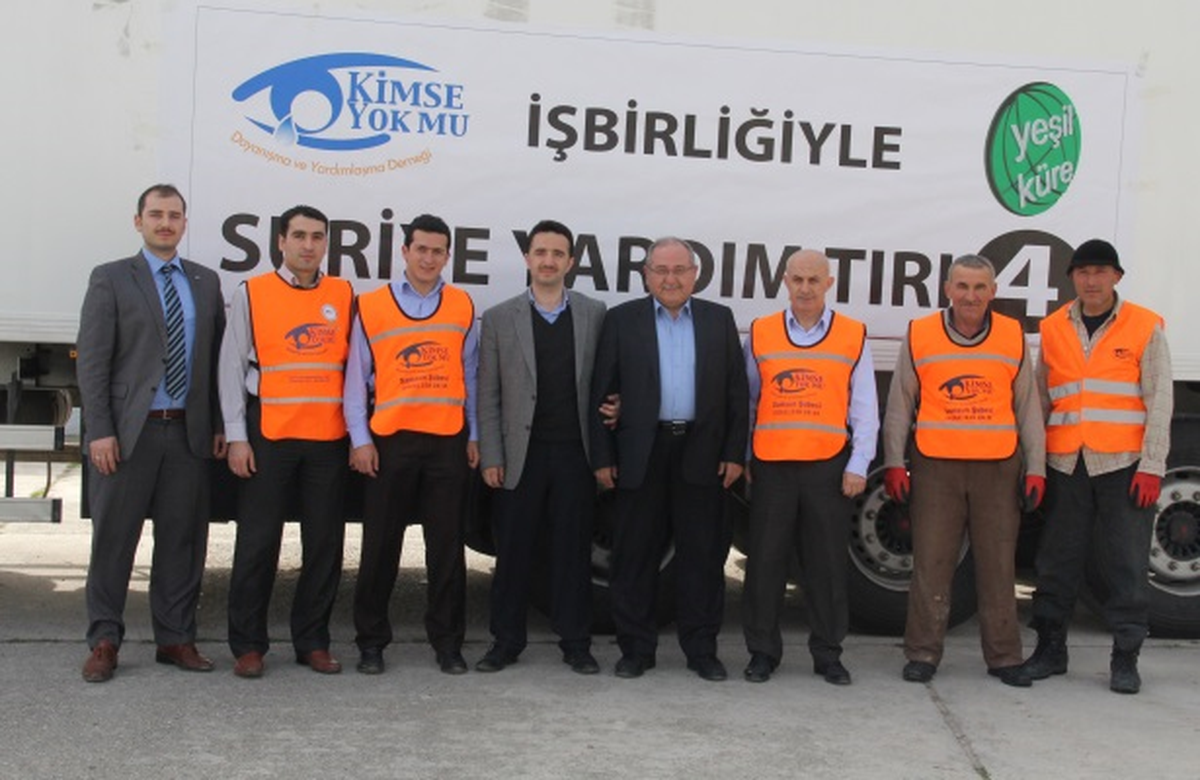 Kimse Yok Mu\'dan Suriye\'ye 1 Tır Gıda